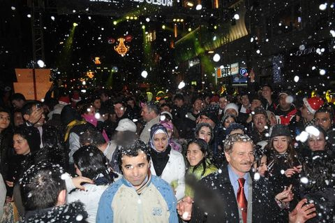 En renkli yeni yıl kutlamaları