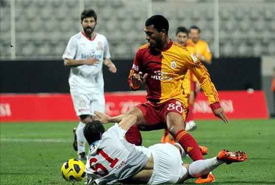 Galatasaray sessizce çeyrek finalde