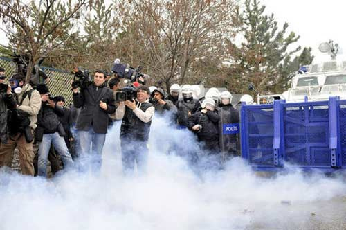 YÖK'ün önü savaş alanına döndü