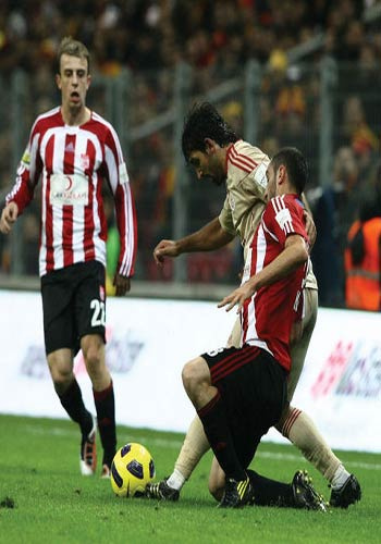 Galatasaray Arena'da galibiyetle başladı