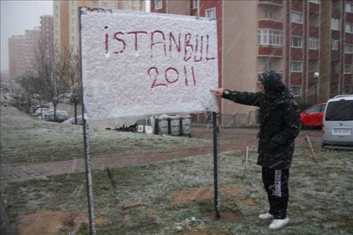 İstanbul'da beklenen kar sonunda geldi!