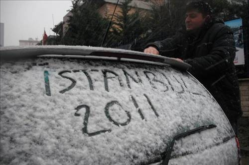 İstanbul'da beklenen kar sonunda geldi!