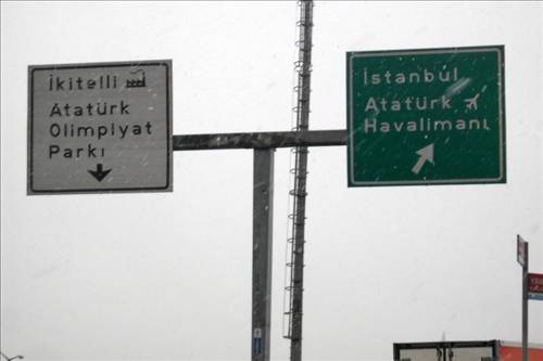 İstanbul'da beklenen kar sonunda geldi!