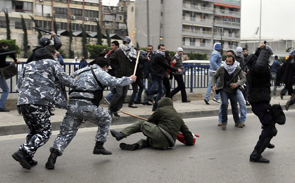 Tahrir'de çatışmalar sürüyor!