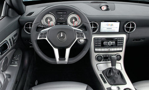 Yenilenen Mercedes SLK kanatsız SLS’ye benzedi 