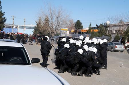 Şanlıurfa'da polis esnafla çatıştı