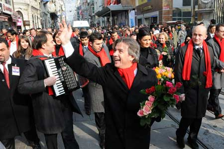 Sevgililer Beyoğlu'nda buluştu!