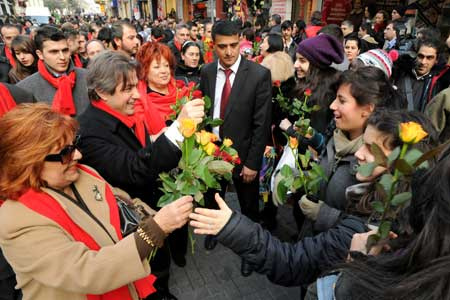 Sevgililer Beyoğlu'nda buluştu!