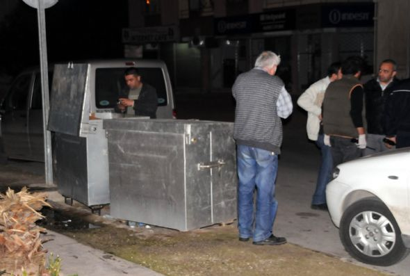 Bebeğini doğurdu ve çöpe attı!