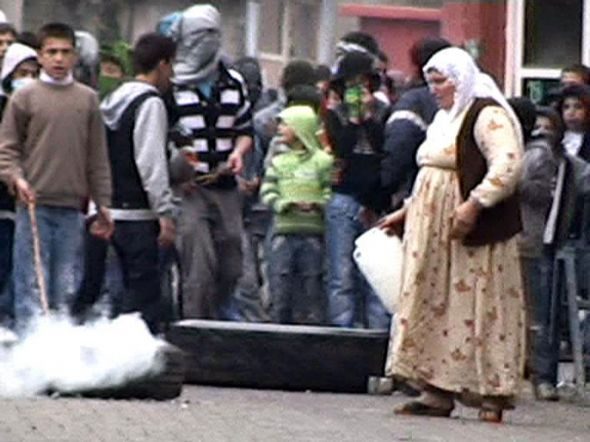 Cizre'li kadından PKK'ya isyan!
