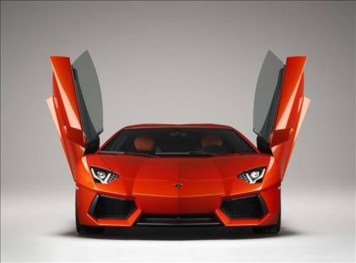 Lamborghini otomobil değil sanki uçak