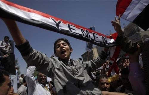 Yemen'de protestoculara ateş!