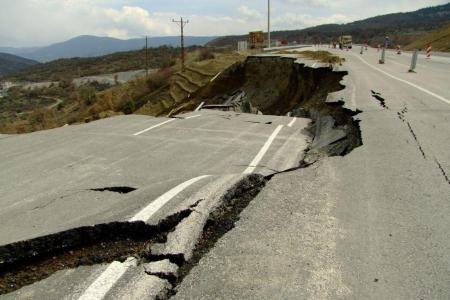 Bu olayın nedeni deprem değil!