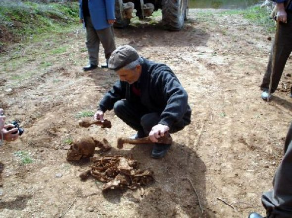 Gördükleri rüya ile mezarı taşıdılar!