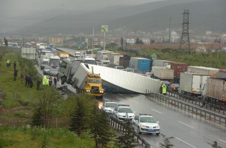 TEM'de böyle kaza görülmedi