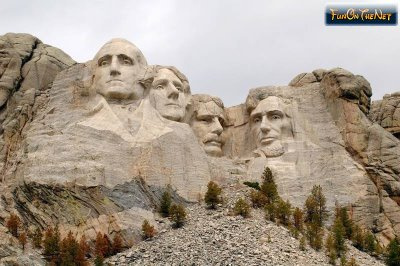 Dağı oyup, içine başkan koydular!