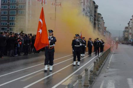 Özel Harekat'tan 'Bozkurt' sloganlı yürüyüş