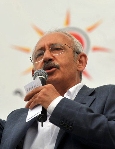 Ampul Kılıçdaroğlu'nun kafasında!