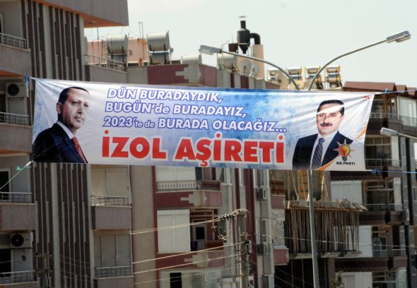 İzol aşiretinde pankart savaşı