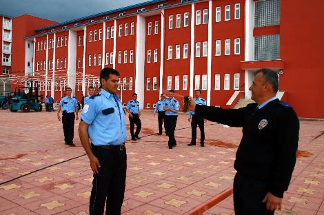 Polis adaylarına işkence gibi eğitim