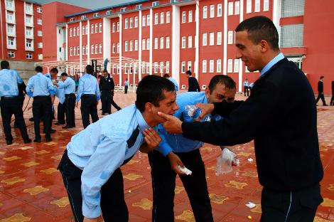 Polis adaylarına işkence gibi eğitim