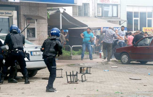 Başbakan'ın mitingi öncesi ortalık karıştı