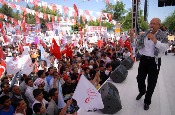 Diyarbakır'da bindirilmiş CHP kıtaları