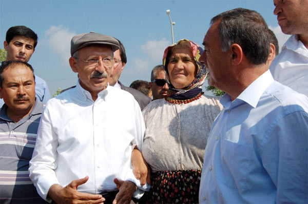 Kılıçdaroğlu'nun okuduğu pankartlar