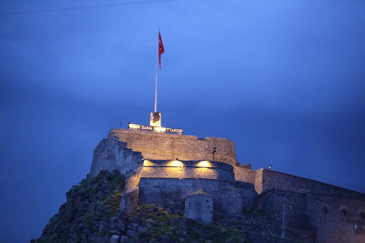 Karslı seçmenin tercihi kimden yana?