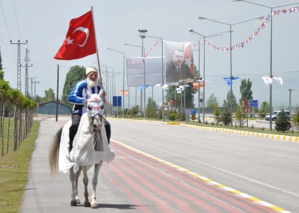 Ciritçi Baki Dede Erdoğan'ın mitinginde