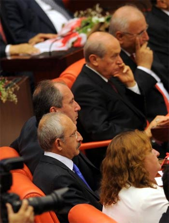 Bahçeli'nin alkışladığı tek AK Parti'li