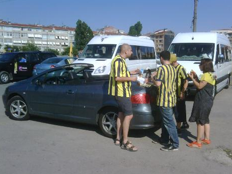 Fenerbahçe taraftarı yollara düştü