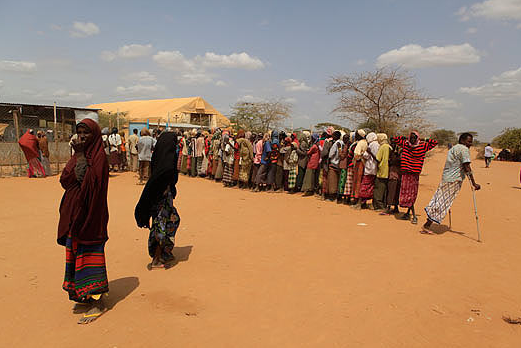 Somali'de çocuklar açlıktan ölüyor