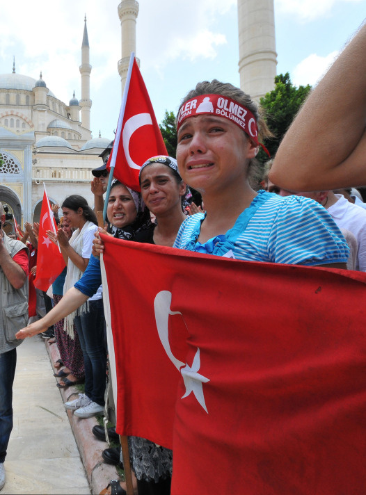 Türkiye şehitlerine ağladı