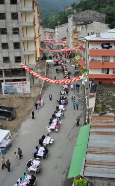 Rize'de ilginç iftar sofrası