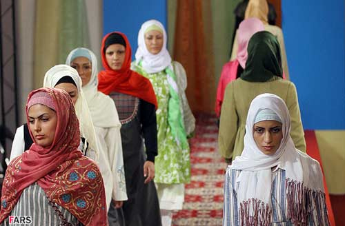 Böyle olur İran'da moda defilesi
