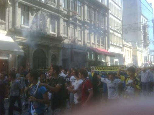 Taksim'de F.Bahçe-G.Saray gerginliği