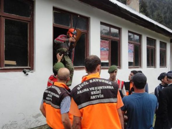 TRT ekibi dağ yolunda kayboldu