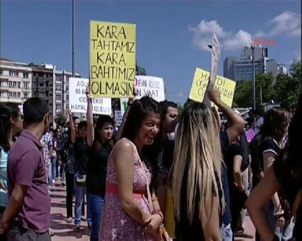 Atanamayan öğretmenler Taksim'i inletti