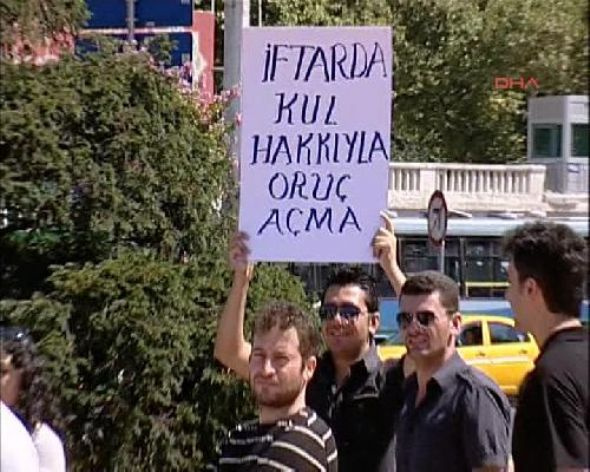 Atanamayan öğretmenler Taksim'i inletti