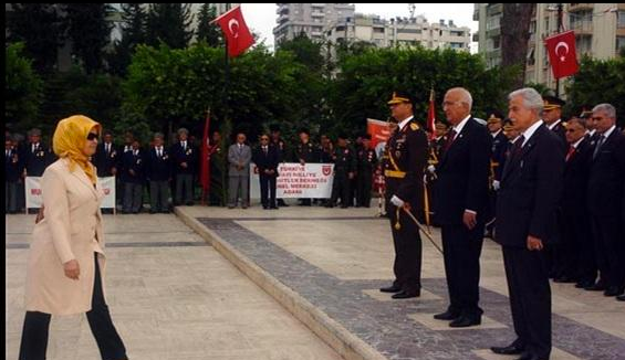 30 Ağustos törenlerinde türban açılımı