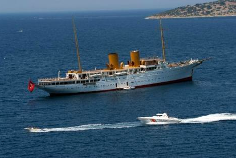 Atatürk'ün yatı Savarona'ya fuhuş baskını