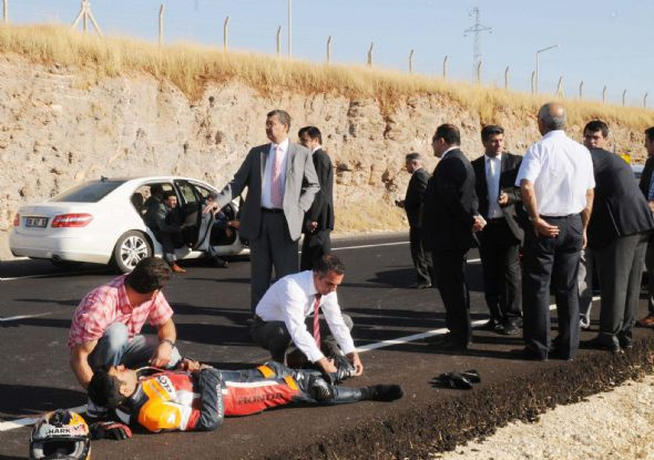 Bakan'ın konvoyunda talihsiz kaza