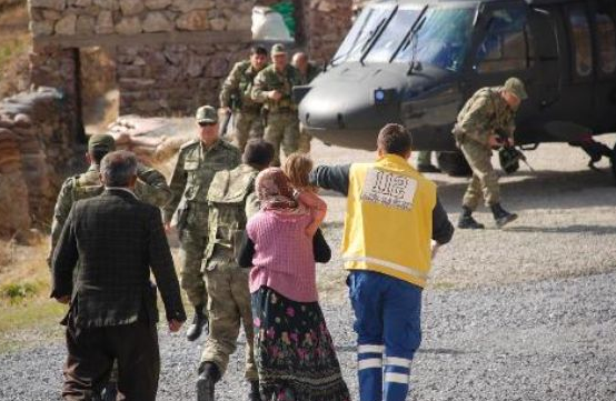 Kaynar suyla haşlanan kıza asker yetişti