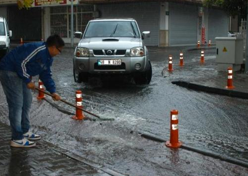 Sel tatil beldelerini bu hale getirdi