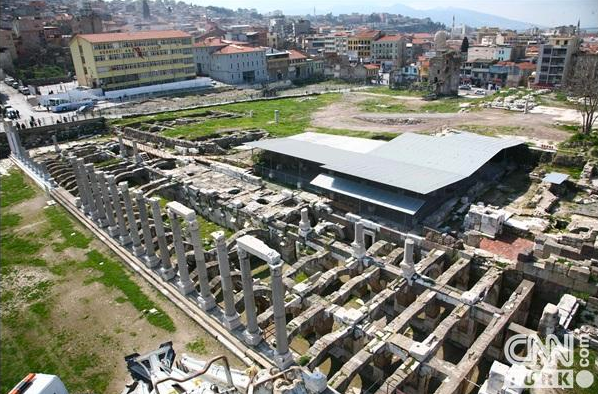 İzmir'in altından tarihi kent çıktı!