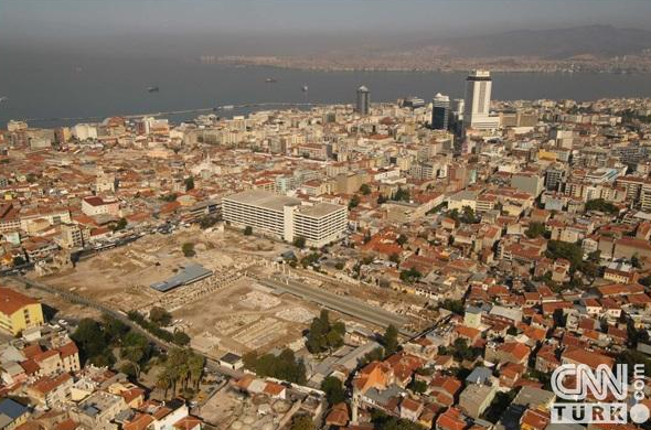 İzmir'in altından tarihi kent çıktı!