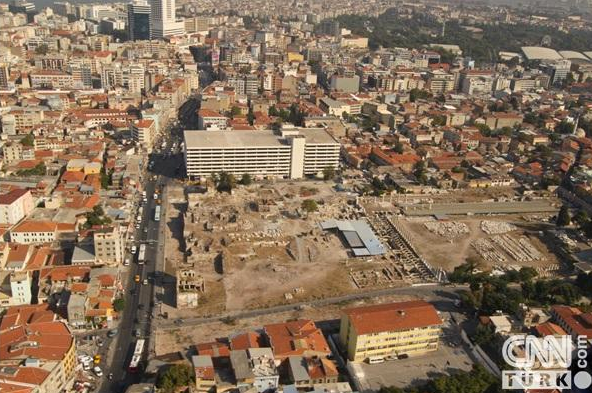 İzmir'in altından tarihi kent çıktı!