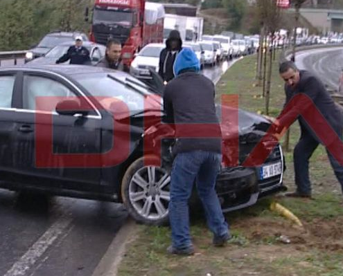 Fenerbahçeli ünlü futbolcu kaza yaptı