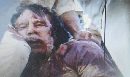 Kaddafi'nin ceset fotoğrafı için yarıştılar 